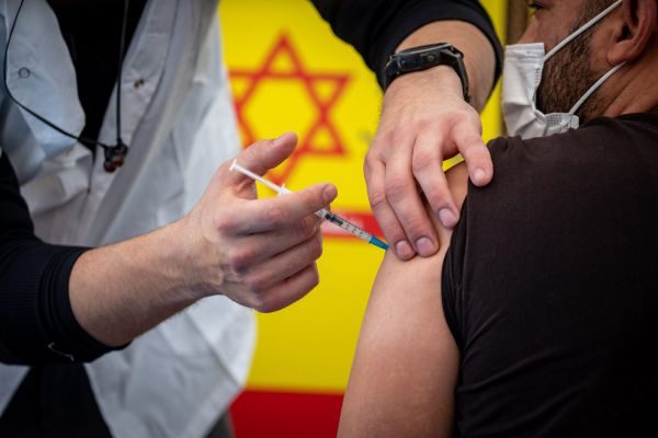 מחקר חדש מציג את יעילות החיסון לאחר חצי שנה