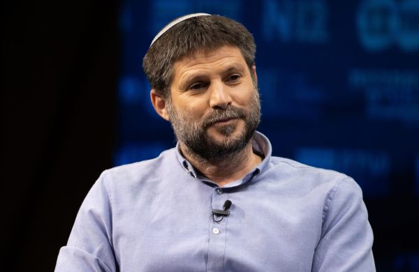 סמוטריץ' מגיב למתקפה של הרב מזוז נגדו