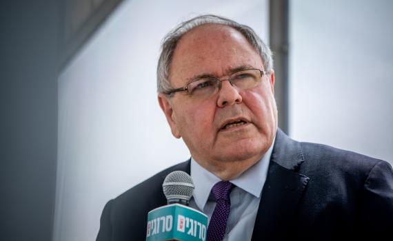 "איום על זכר 6 המיליונים": חוקרי השואה נגד ההדחה