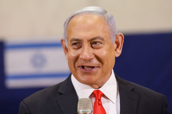 בנט ולפיד אל תתרגלו לכיסא הוא לא שלכם