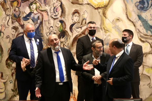 עדיף שנתניהו יישאר בראש מאשר ממשלה לאומית?