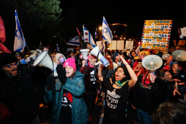 לראשונה מאז הבחירות: מפגינים נגד נתניהו בבלפור