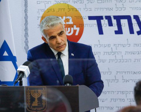 לפיד: אם כולם יגלו אחריות, אפשר תוך שבוע לסגור הכל