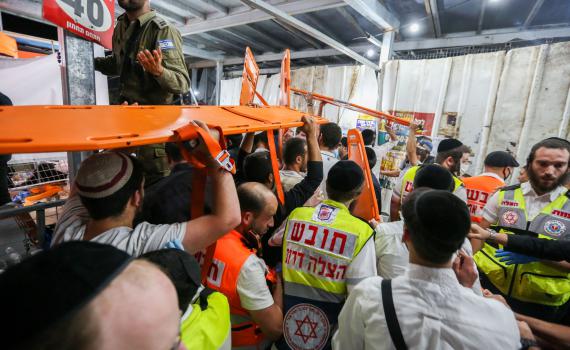 עשרות אלונקות. צפו בפינוי הפצועים מהאסון במירון