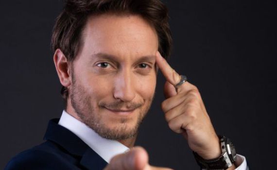 מזל טוב! ליאור סושרד ואשתו חובקים בת