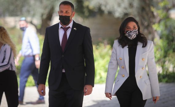 בתגובה לפיגוע: שקד וכהנא גינו, כלפון עקץ את בר לב