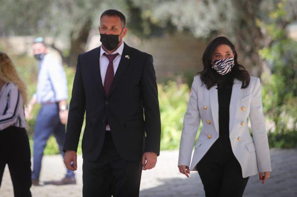 בתגובה לפיגוע: שקד וכהנא גינו, כלפון עקץ את בר לב