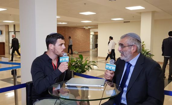 בן ארי לסרוגים: "עבאס הוא איש חמאס, גראד לכנסת"