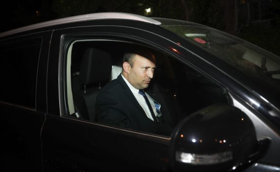 בנט לנתניהו: שכנע את סמוטריץ' ואצטרף לממשלה