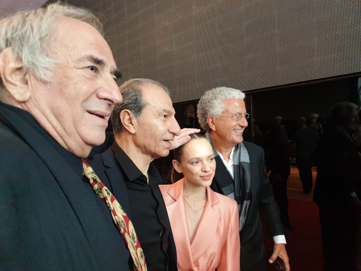 "מעז יצא מתוק": כוכבי 'שטיסל' בראיון לסרוגים