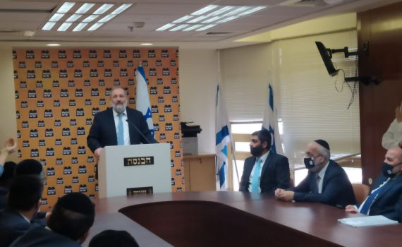 דרעי: "הצעה לא משנה את המשטר, זה הפתרון היחיד"