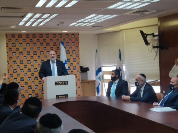 דרעי: "הצעה לא משנה את המשטר, זה הפתרון היחיד"