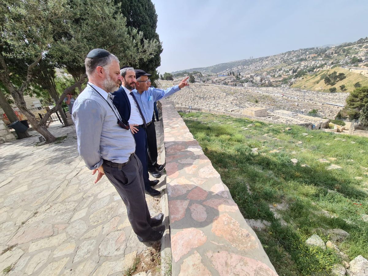 "לדאוג שקרובי משפחות הנפטרים יגיעו בבטחה"