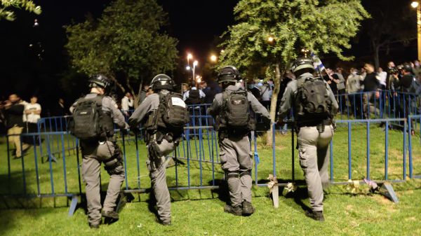 עימותים אלימים סביב שער שכם בירושלים