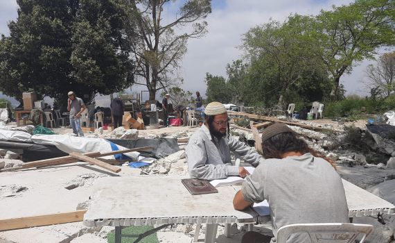 שוב: הרס הישיבה ובתי משפחות בישוב חומש