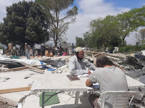 שוב: הרס הישיבה ובתי משפחות בישוב חומש