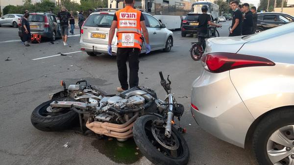 תוך דקות: שני רוכבי אופנוע נהרגו בתאונות דרכים
