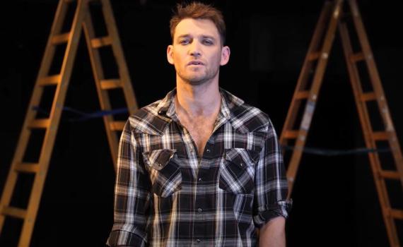 צפו:  דין מירושניקוב בשיר מרגש על הפציעה שלו בצבא