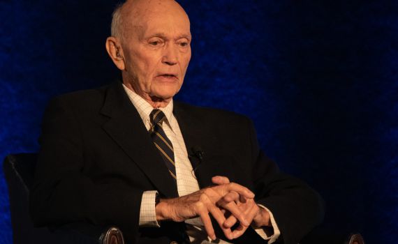 אסטרונאוט אפולו 11 מייקל קולינס הלך לעולמו בגיל 90