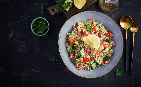 כל מה שאנחנו צריכים: מתכון לסלט בריא וטעים