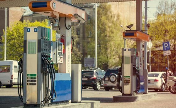 כך נשדד כסף מרכב שהיה בתחנת דלק