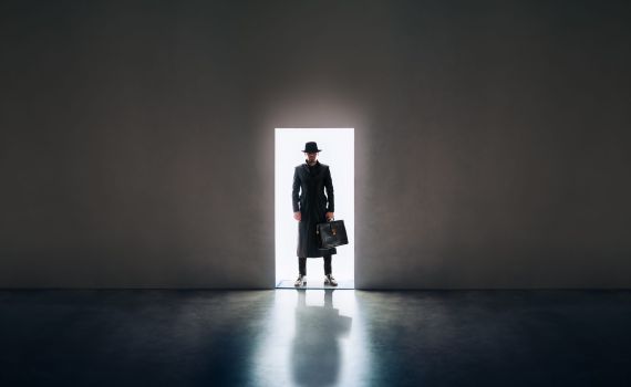 איש מוסד לשעבר עמד בקשר עם אשת הנסיך חמזה