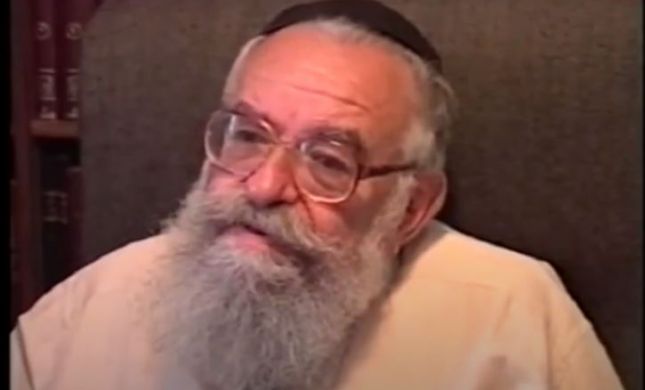  עדותו של הרב יהודה עמיטל זצ"ל על קורותיו בשואה. צפו
