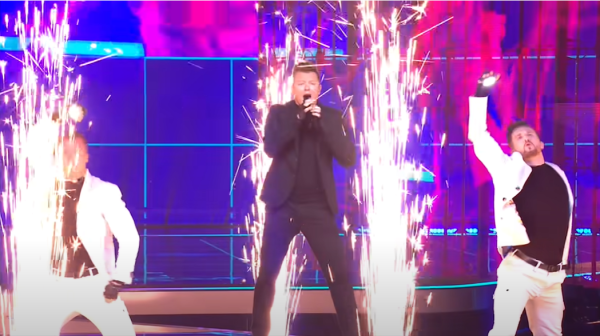 רגע לפני התחרות: מתמודד באירוויזיון נכנס לבידוד