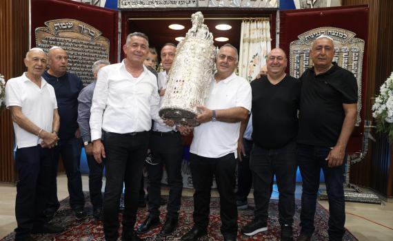 בעלי קבוצת 'גולברי' במחווה מרגשת לזכר אמם