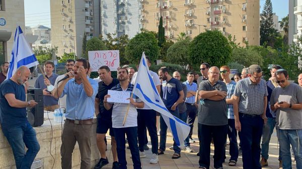 פרעות לוד: עשרות הגיעו לדרוש את שחרור העצורים