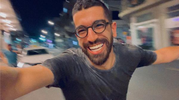 "חולם כמו יוסף": חנן בן ארי בשיר חדש. צפו