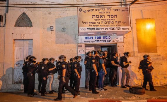 פורעים ערבים הציתו בתי כנסת, מכינה ותלמודי תורה