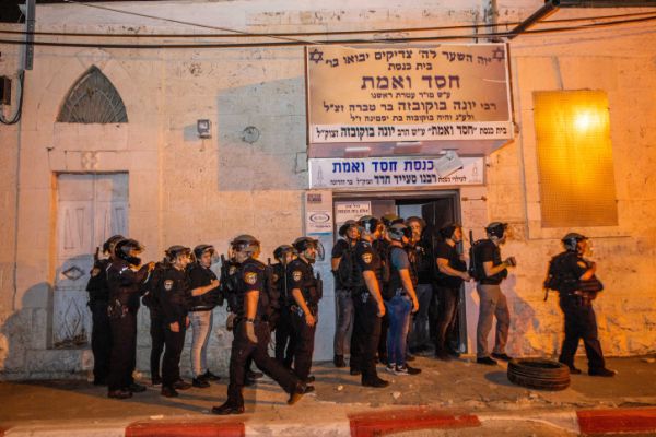 פורעים ערבים הציתו בתי כנסת, מכינה ותלמודי תורה