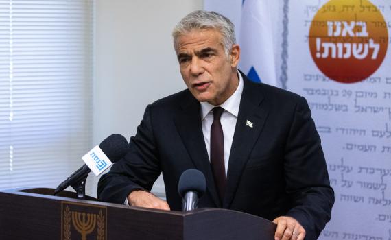 החוק הפולני עבר | לפיד: "לא נתפשר על פסיק"