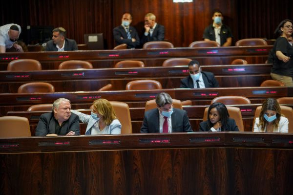 נתניהו יודע? | ח"כ מהליכוד לקואליציה: "אצביע אתכם"