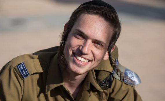 השר מאשר: גדעון סער בתמונה עם מלך זילברשלג