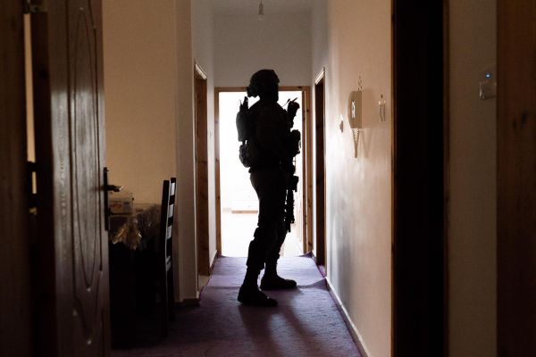 "להרוס את בתי המסייעים למחבל מצומת תפוח"