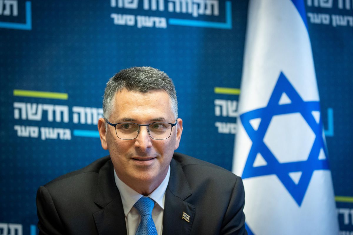 "הכל פתוח" | המסר של גדעון סער ליולי אדלשטיין