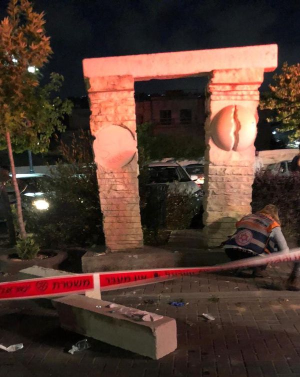 אסון במעלות: נער נהרג מפסל בטון שנפל עליו