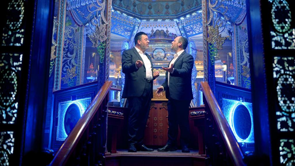 צפו: אהרן רזאל וקובי גרינבוים בדואט מחזק למצב