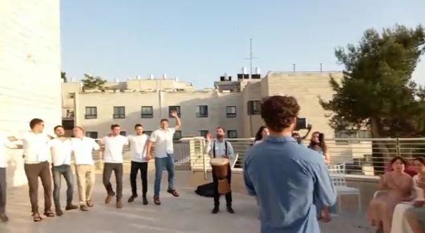 צפו: חברי החתן בצבא, המכיניסטים באו לשמח