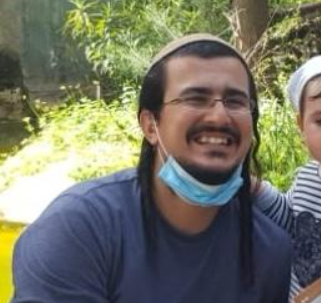 "עם בואו של הרב קנייבסקי אתה בטח מדושן עונג"