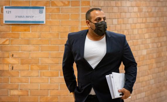 באופוזיציה דורשים: חקירה פלילית נגד אביר קארה