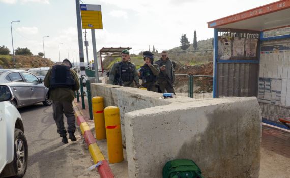 שלושה פצועים בפיגוע ירי בשומרון; שניים מהם קשה