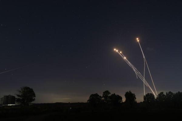 מטחים כבדים לדרום: בת 87 נחבלה בראשה ונפטרה
