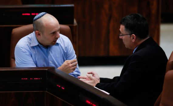 בנט וסער משחקים שח-מט עצבני מאוד