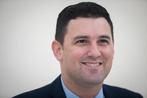 המשבר הבא: גינזבורג מגיש תיקון לחוק יסוד כבוד האדם