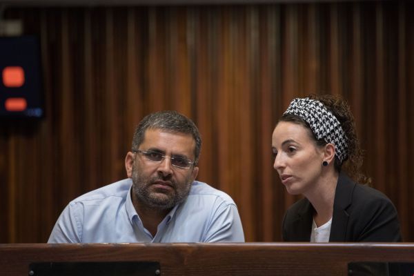 הקואליציה הפילה ועדת חקירה על סרסור הסוהרות