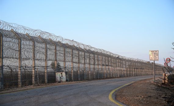 שני תושבי ירדן חמושים בסכינים נעצרו בגלבוע