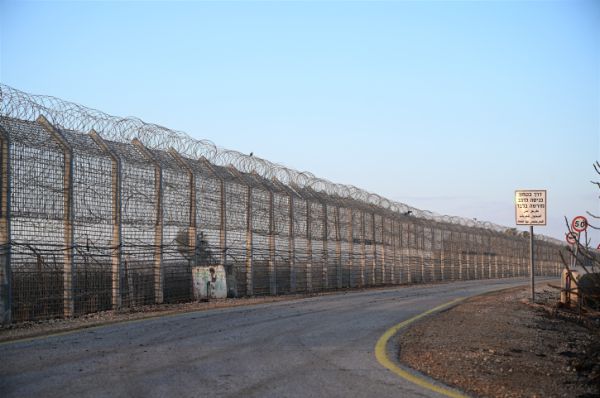 שני תושבי ירדן חמושים בסכינים נעצרו בגלבוע